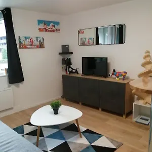  Appartement Avec Balcon Et Vue Sur Le Sancy